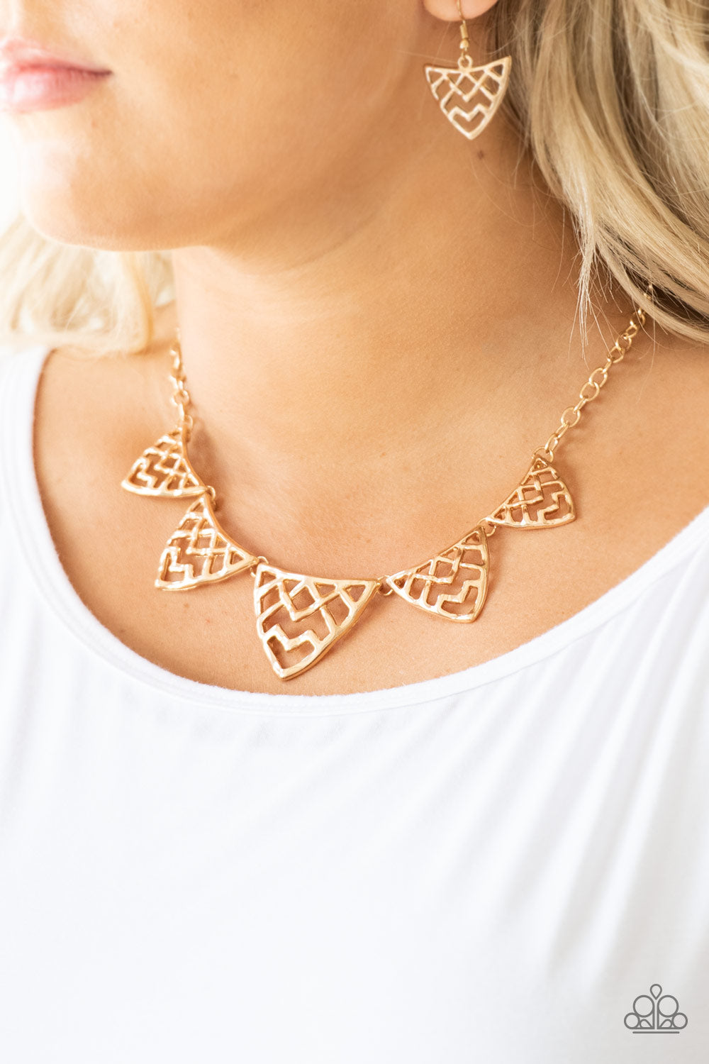 Paparazzi Necklaces - Welcome To The Lion's Den - Gold
