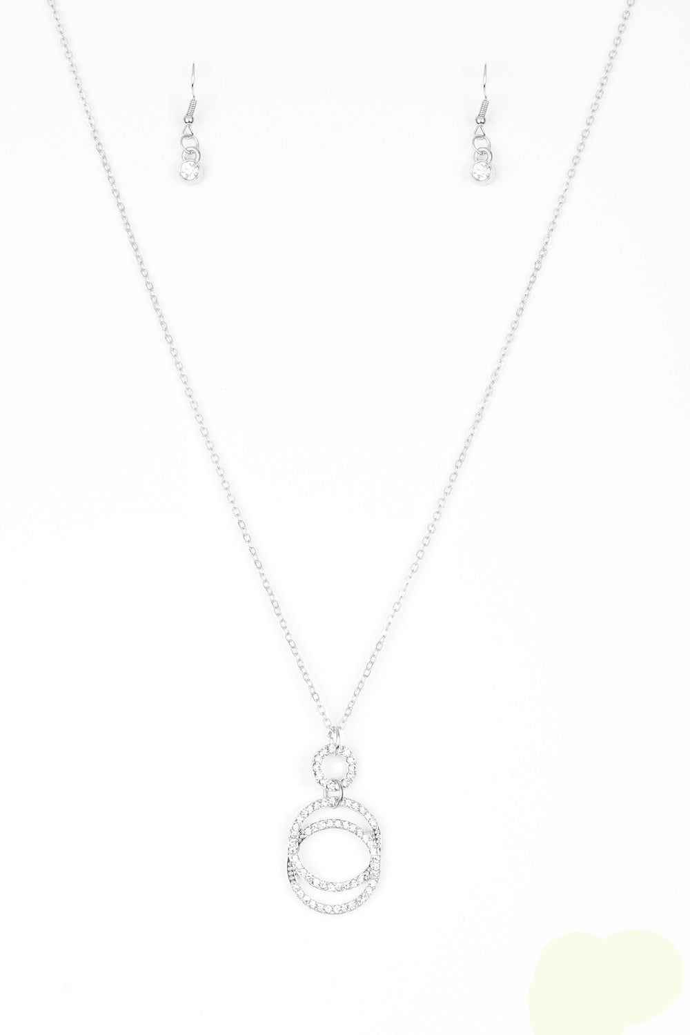 Paparazzi Necklaces - Timeless Trio - White