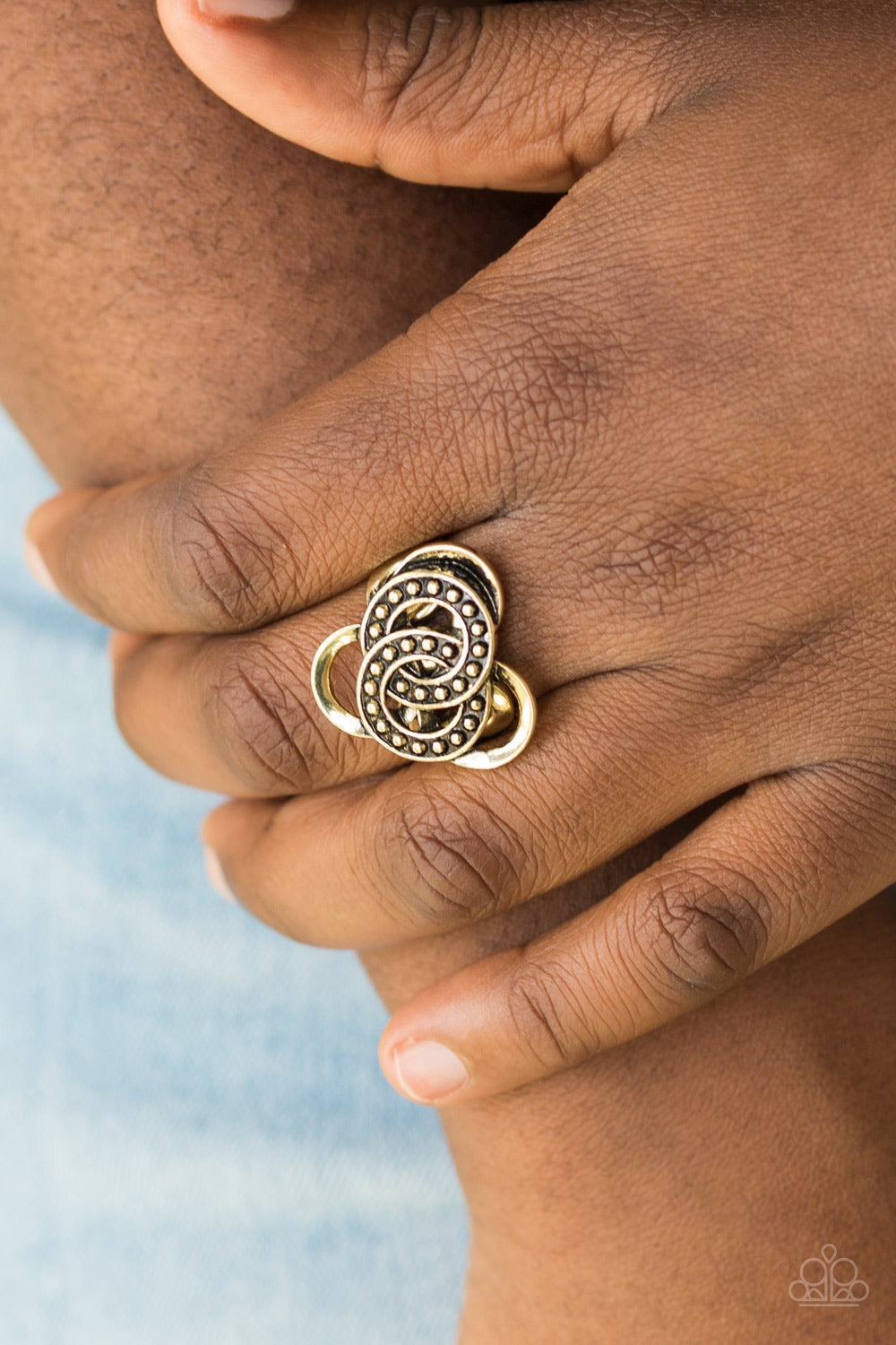Paparazzi Rings - Dizzying Distraction - Brass
