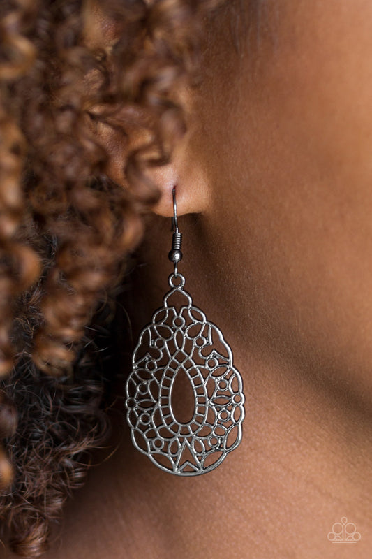 Paparazzi earring - Wisteria Histeria - Black