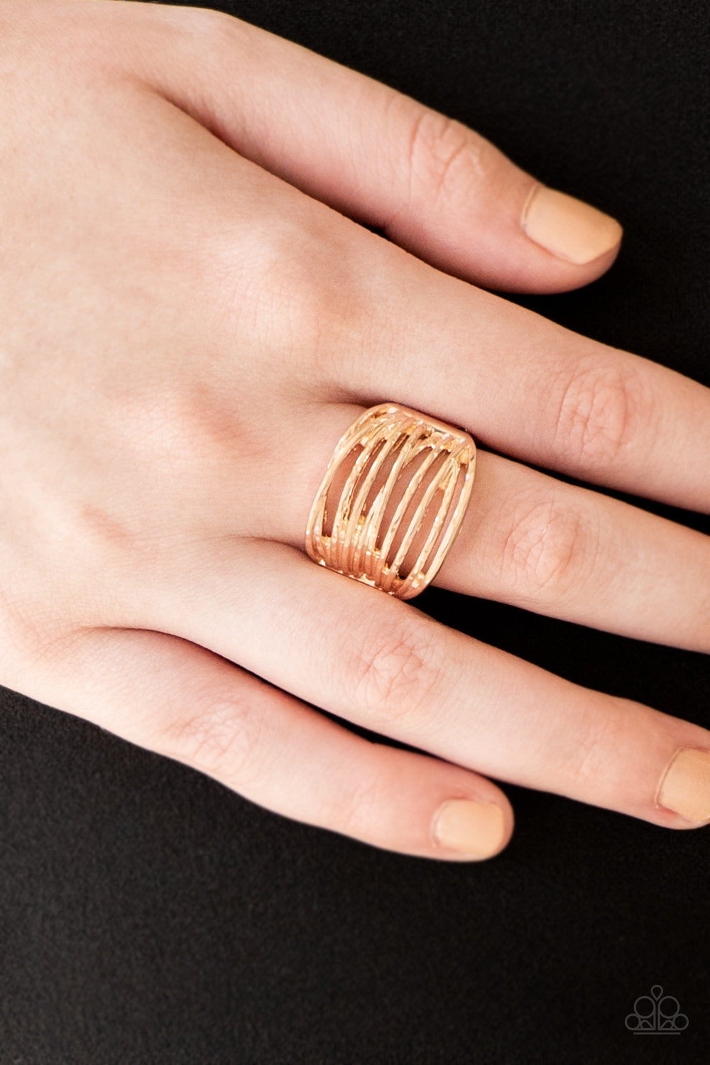 Paparazzi Rings - Give Me Space - Rose Gold