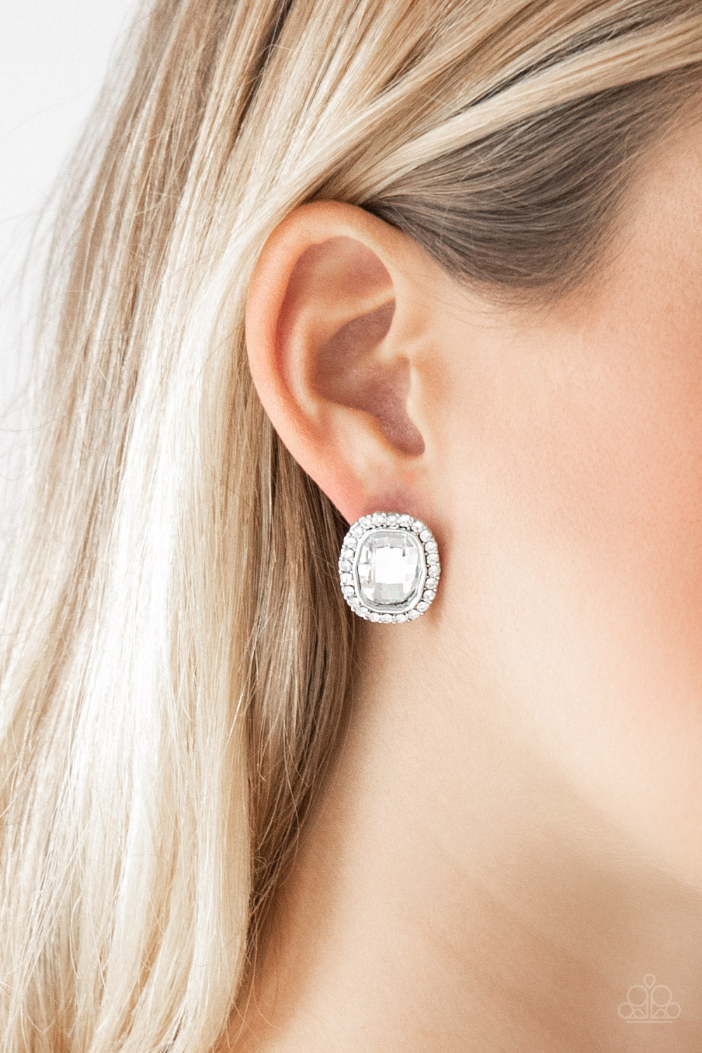 Paparazzi Earrings - The Modern Monroe - White