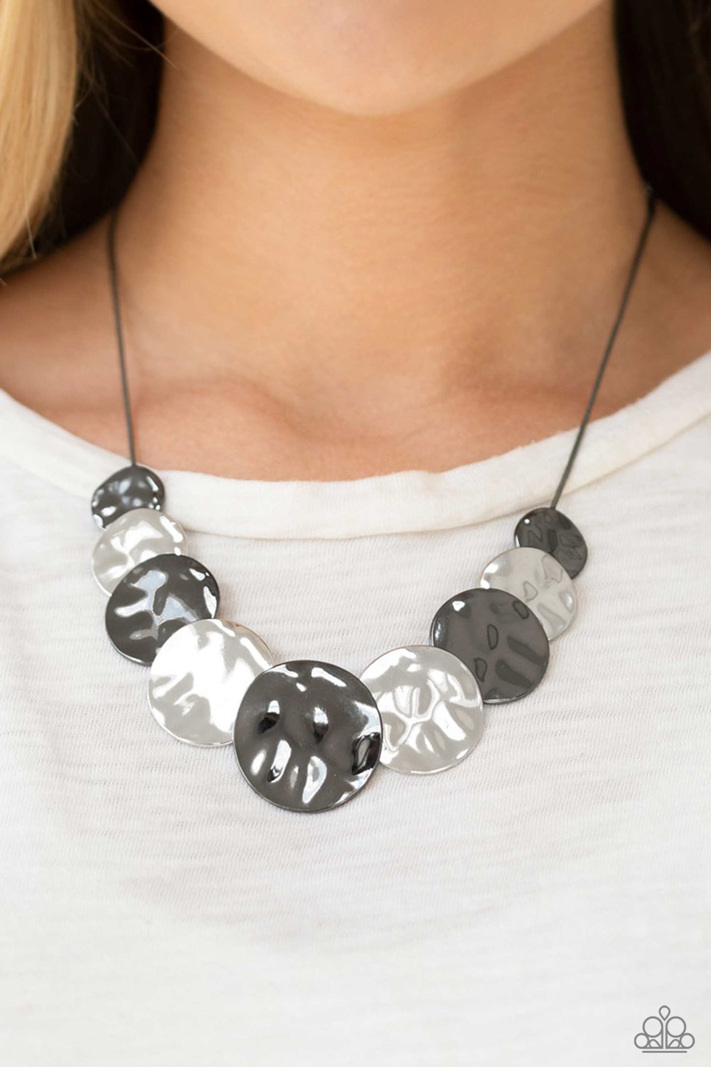 Paparazzi Necklaces - A Daring DISCovery - Black