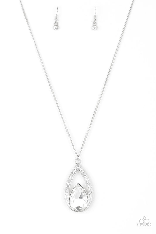 Paparazzi Necklaces - Notorious Noble - White