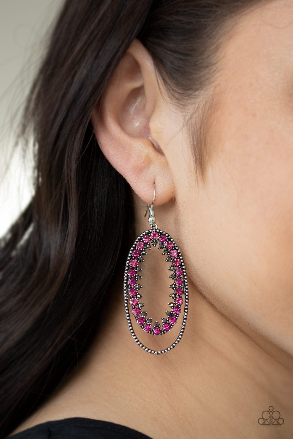 Paparazzi earring - Marry Into Money - Pink