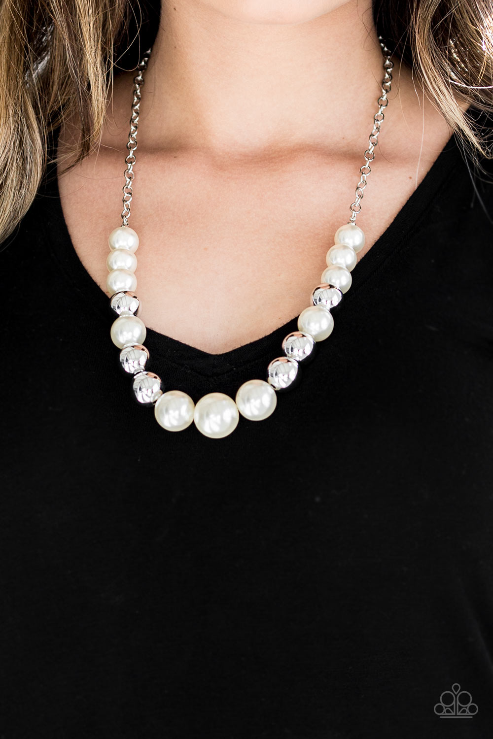 Paparazzi Necklaces - Take Note - White