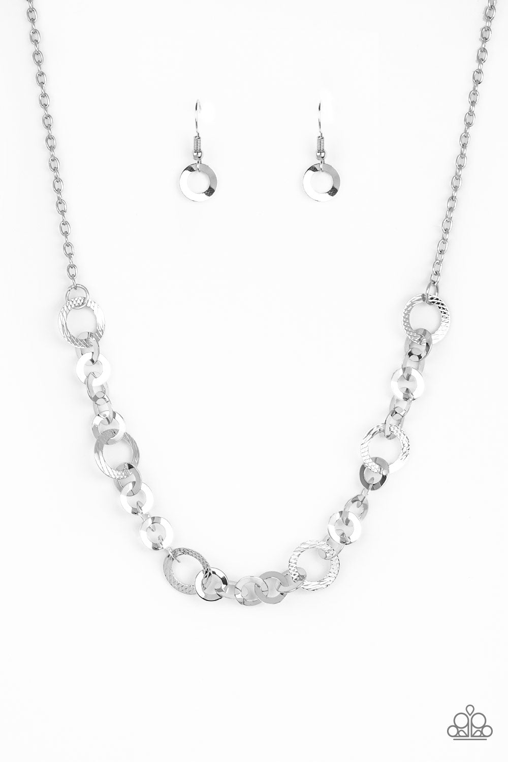Paparazzi necklace - Move It On Over - Silver