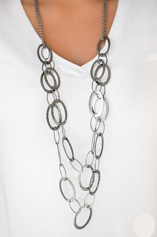 Paparazzi Necklaces - Glimmer Goals - Black