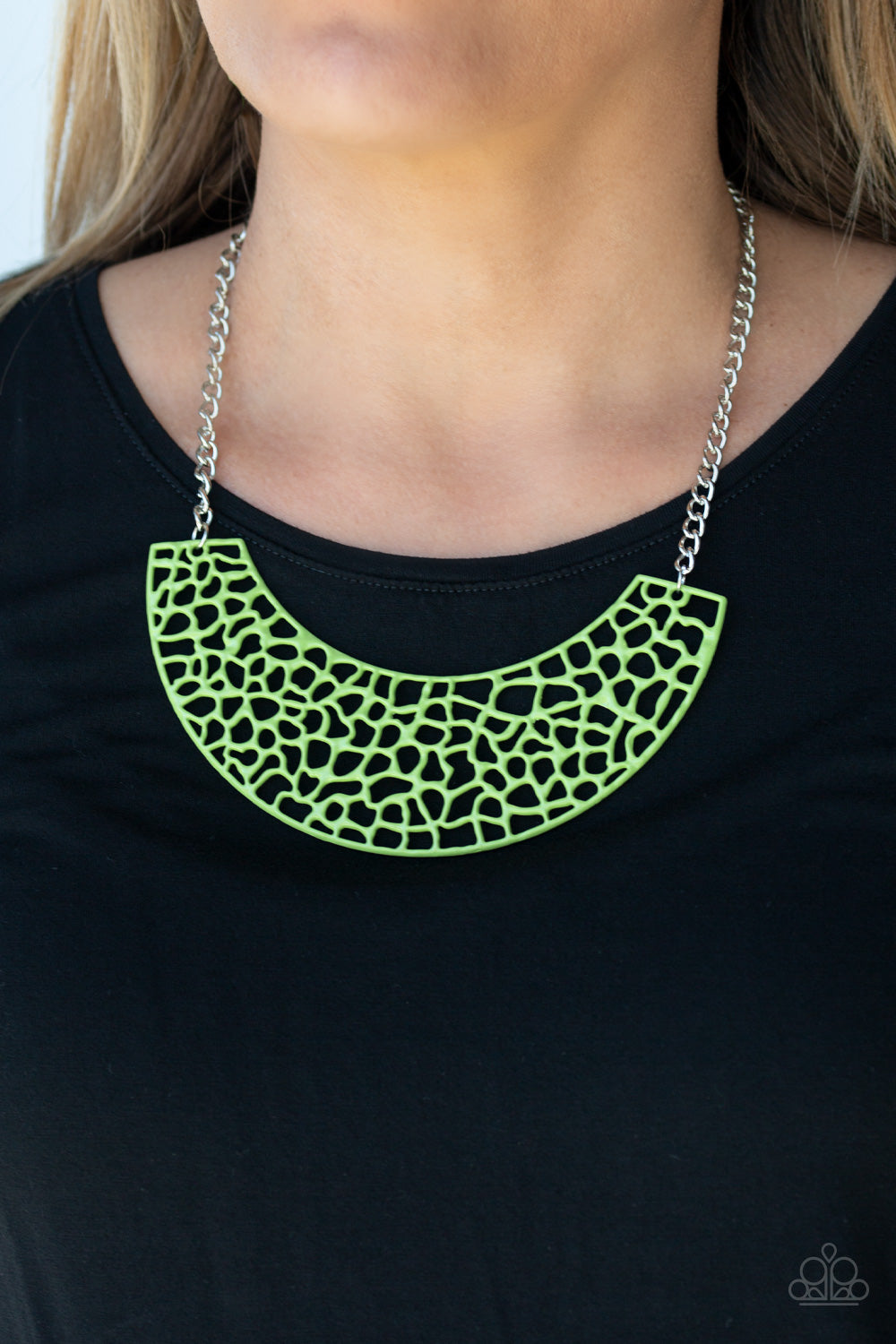 Paparazzi Necklaces- - Powerful Prowl - Green