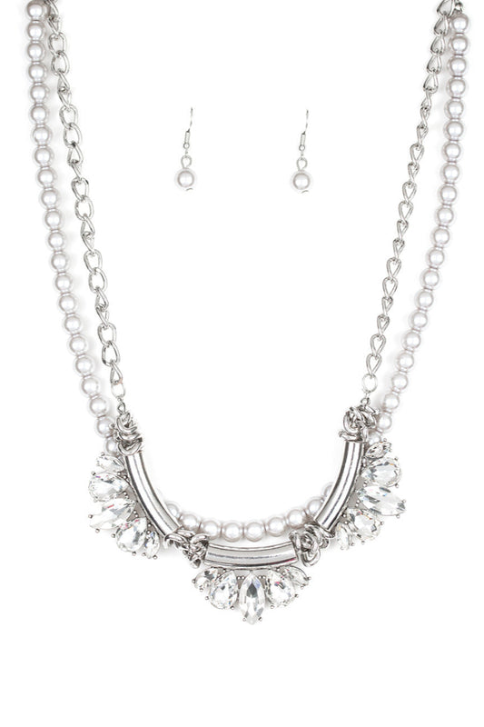 Paparazzi Necklaces - Bow Before The Queen - Silver