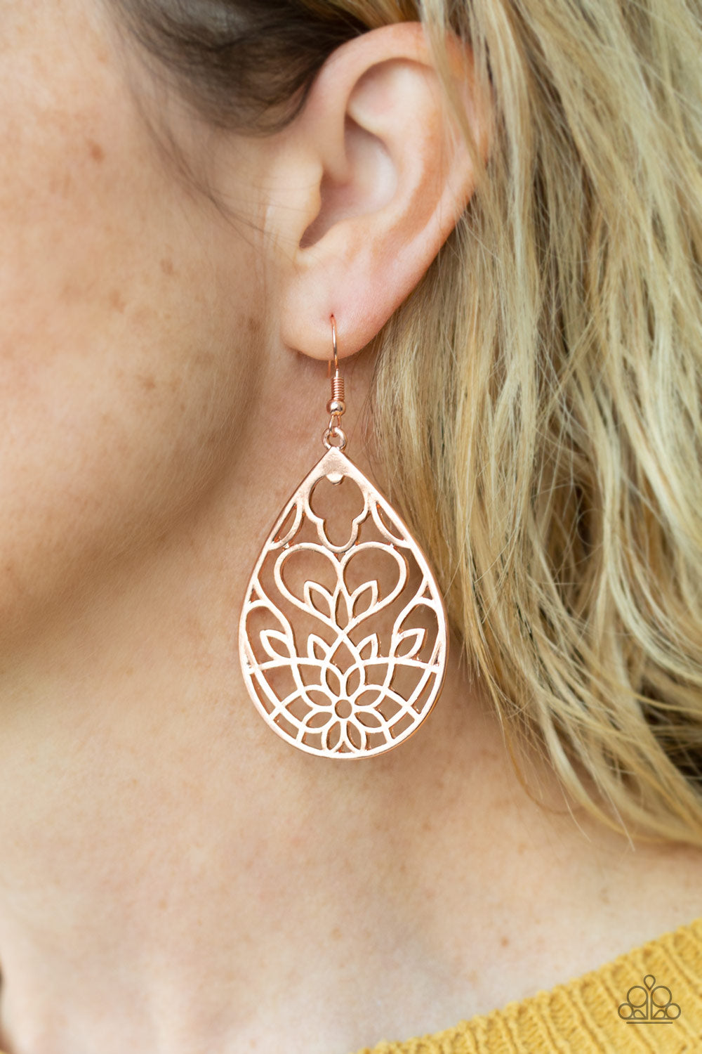 Paparazzi earring - Lovely Lotus - Copper