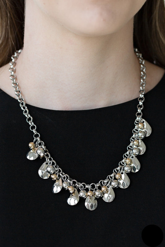 Paparazzi  Necklaces - Stage Stunner - Silver