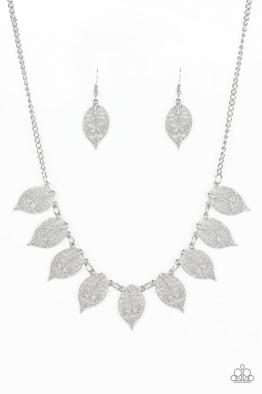 Paparazzi Necklaces - Leafy Lagoon - Silver