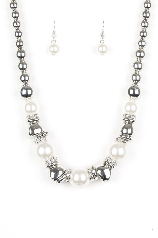 Paparazzi Necklaces - Hollywood HAUTE Spot - White
