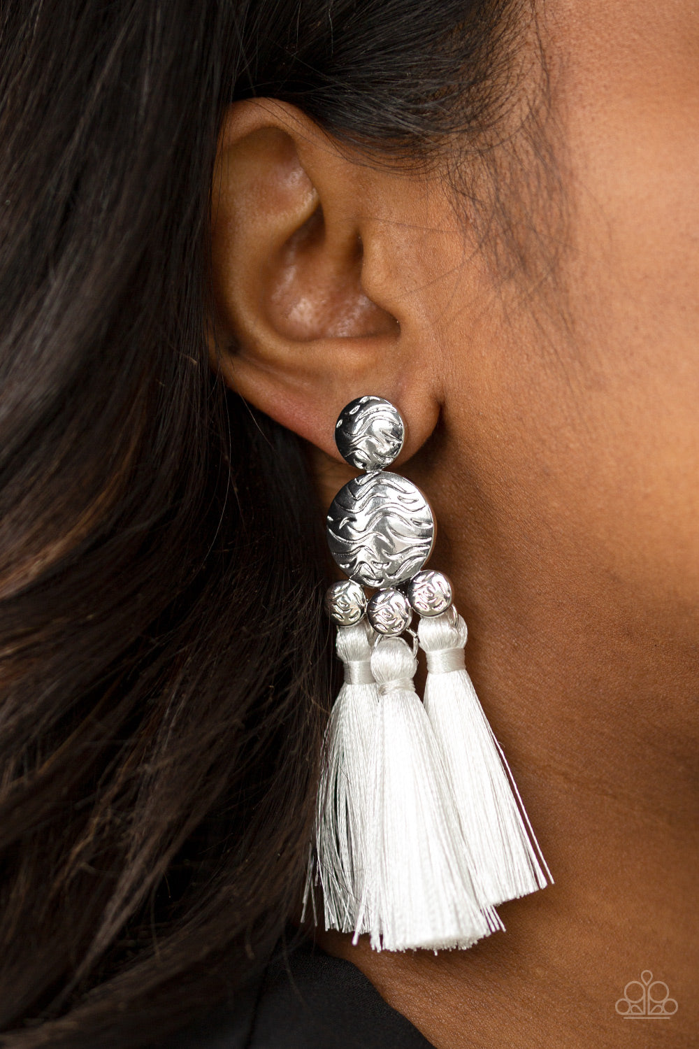 Paparazzi earring - Taj Mahal Tourist - White