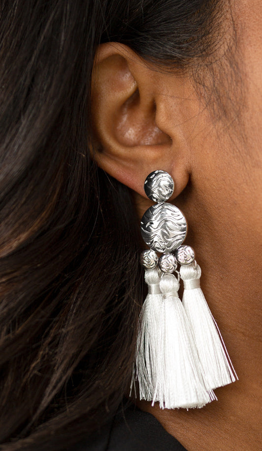 Paparazzi Earrings - Taj Mahal Tourist - White