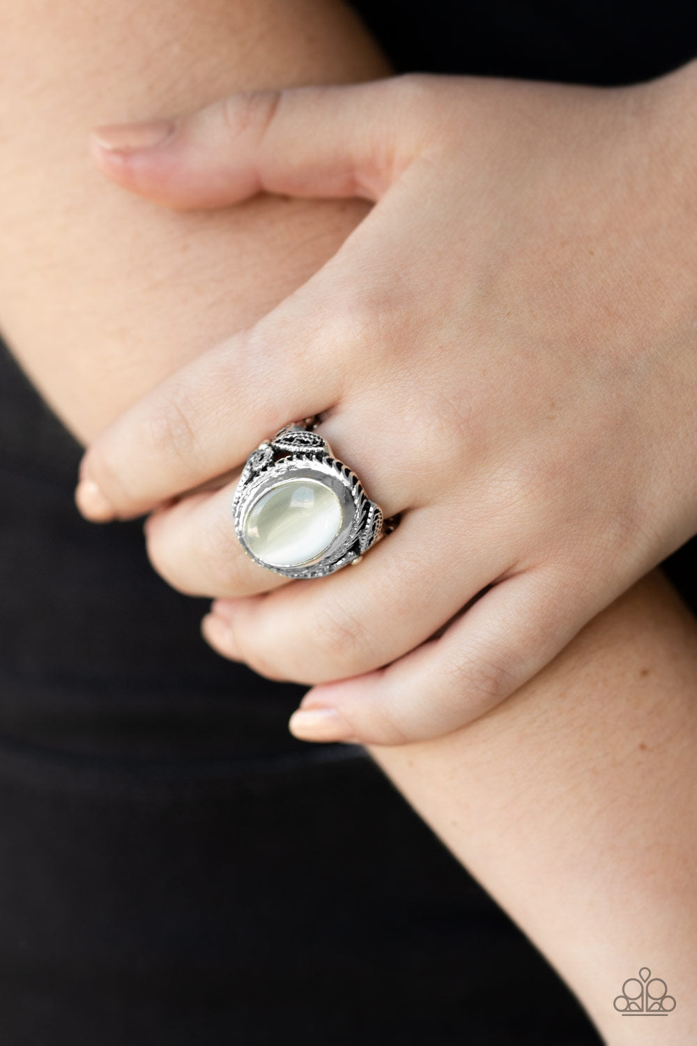 Paparazzi Rings - Deep Freeze - White