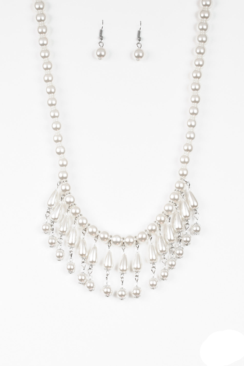 Paparazzi Necklaces - Miss Majestic - White