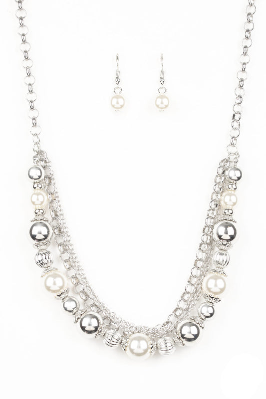 Paparazzi Necklaces - 5th Avenue Romance - White
