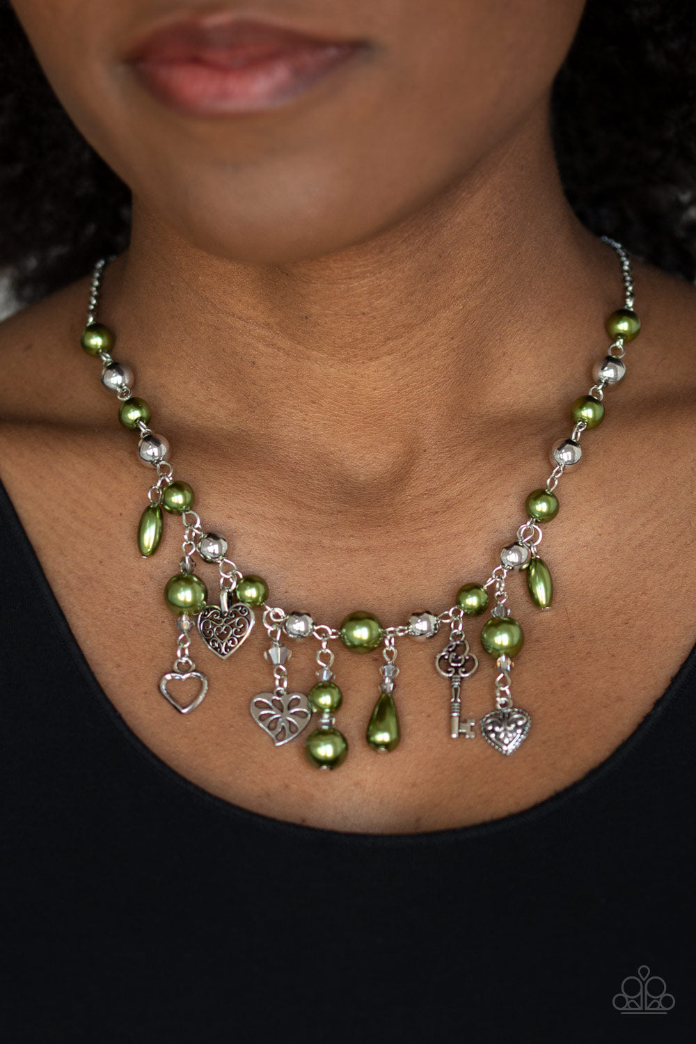 Paparazzi Necklaces - Renaissance Romance - Green