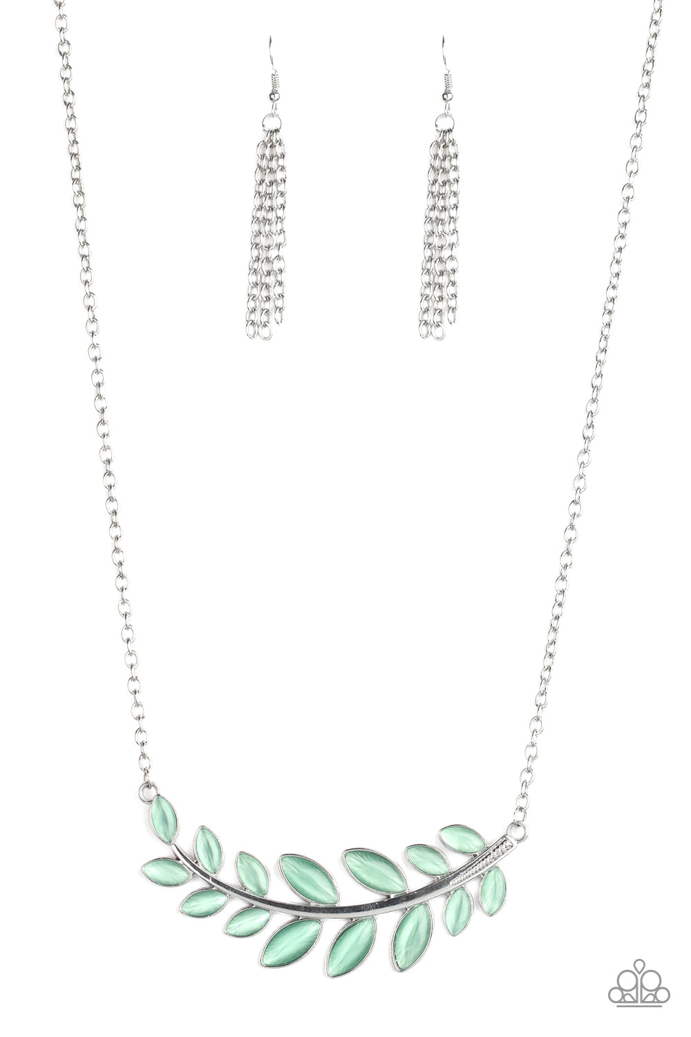 Paparazzi Necklaces - Frosted Foliage - Green