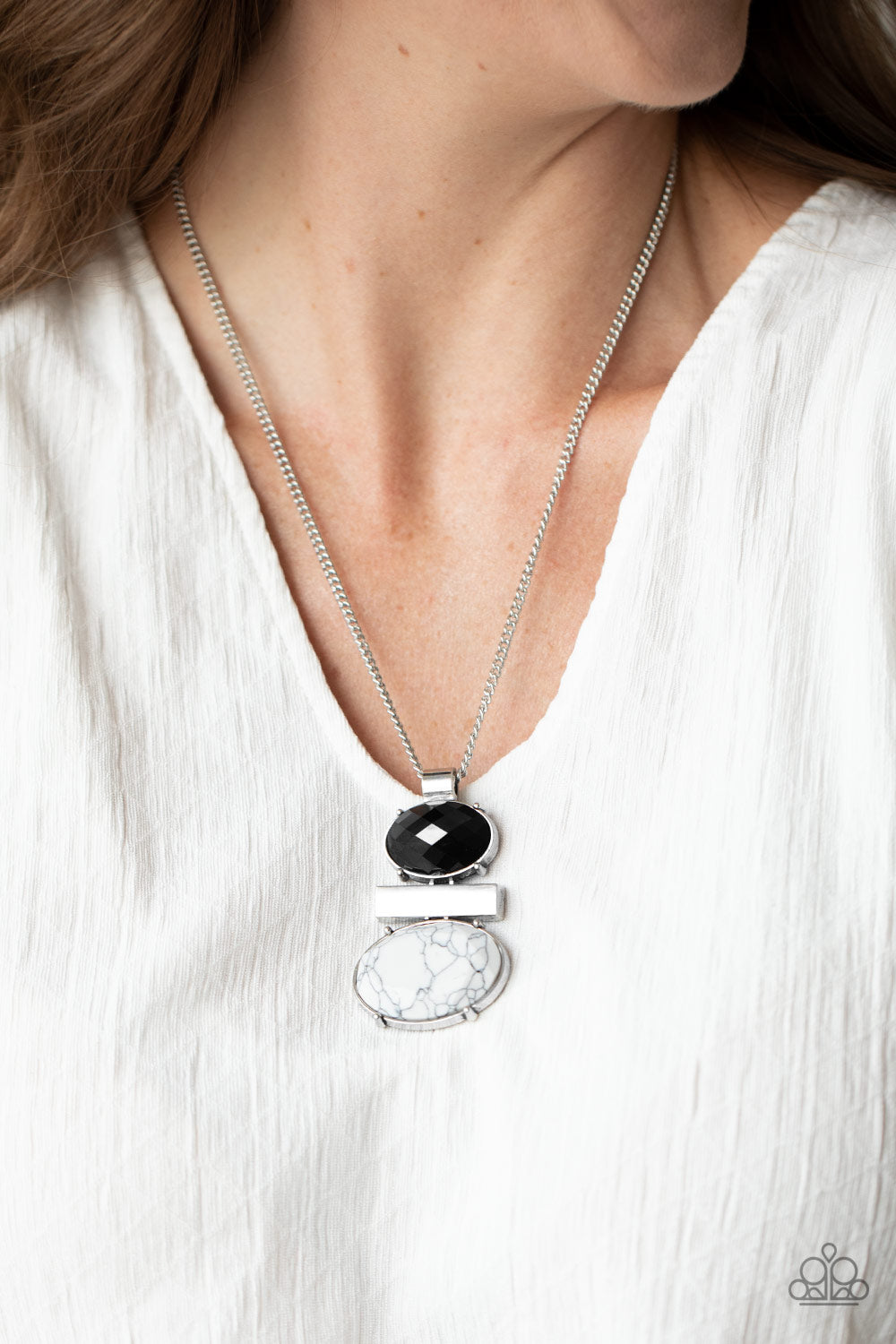 Paparazzi Necklaces - Finding Balance - Black