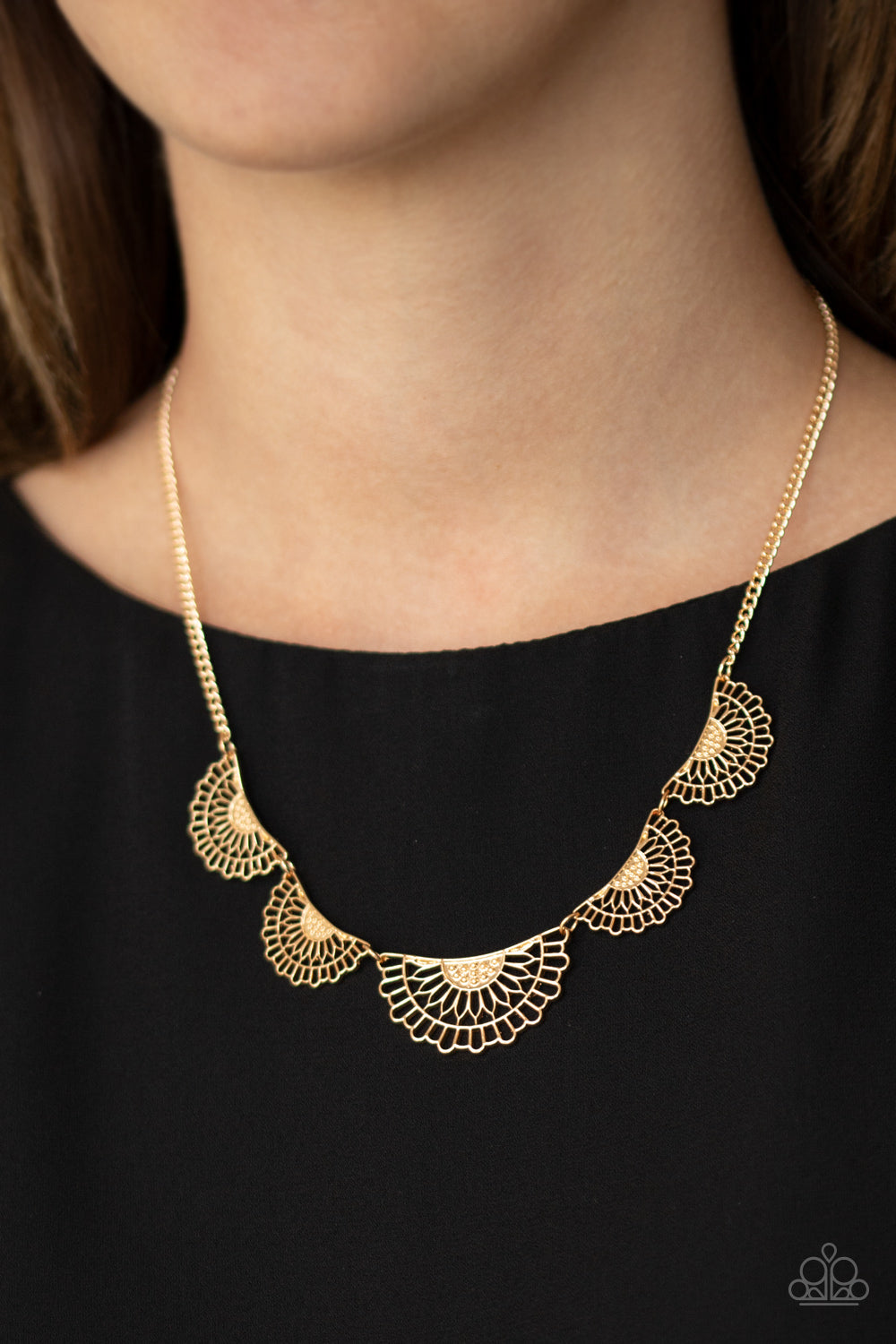 Paparazzi Necklaces - Fanned Out Fashion - gold