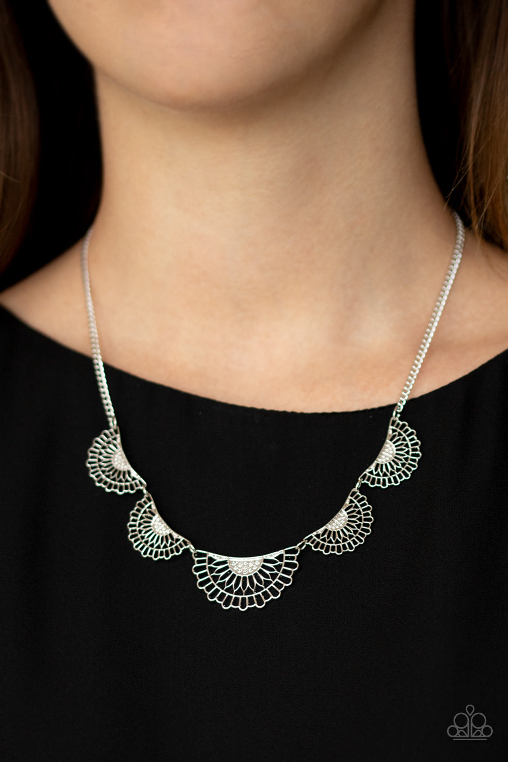 Paparazzi Necklaces - Fanned Out Fashion - Silver