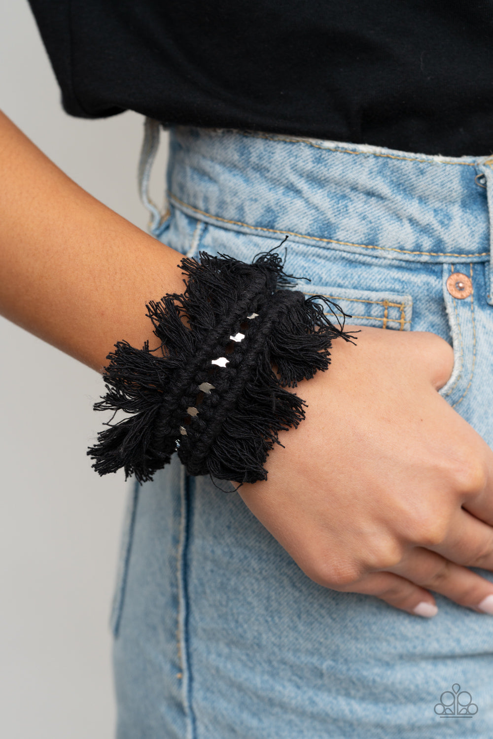 Paparazzi Bracelets - Homespun Hardware - Black