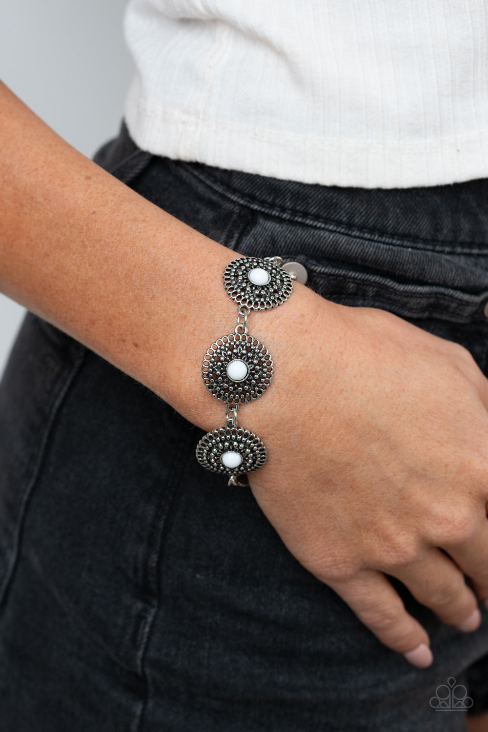 Paparazzi Bracelets - Mojave Mandalas - White