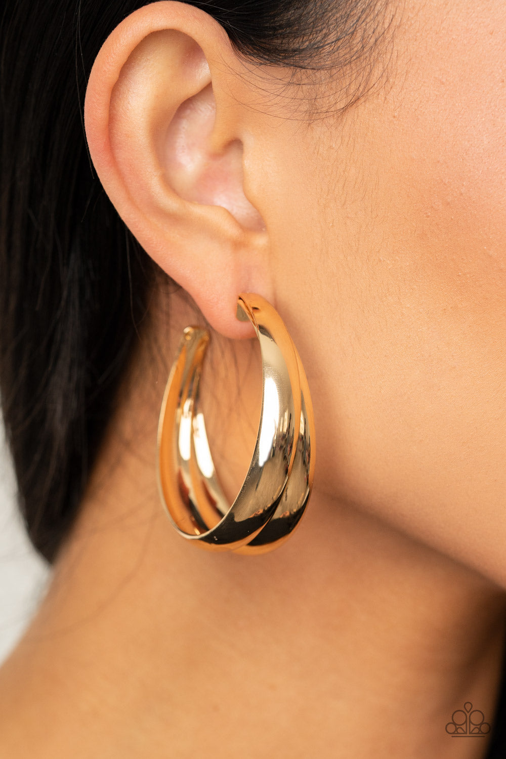 Paparazzi Earrings - Colossal Curves - Gold