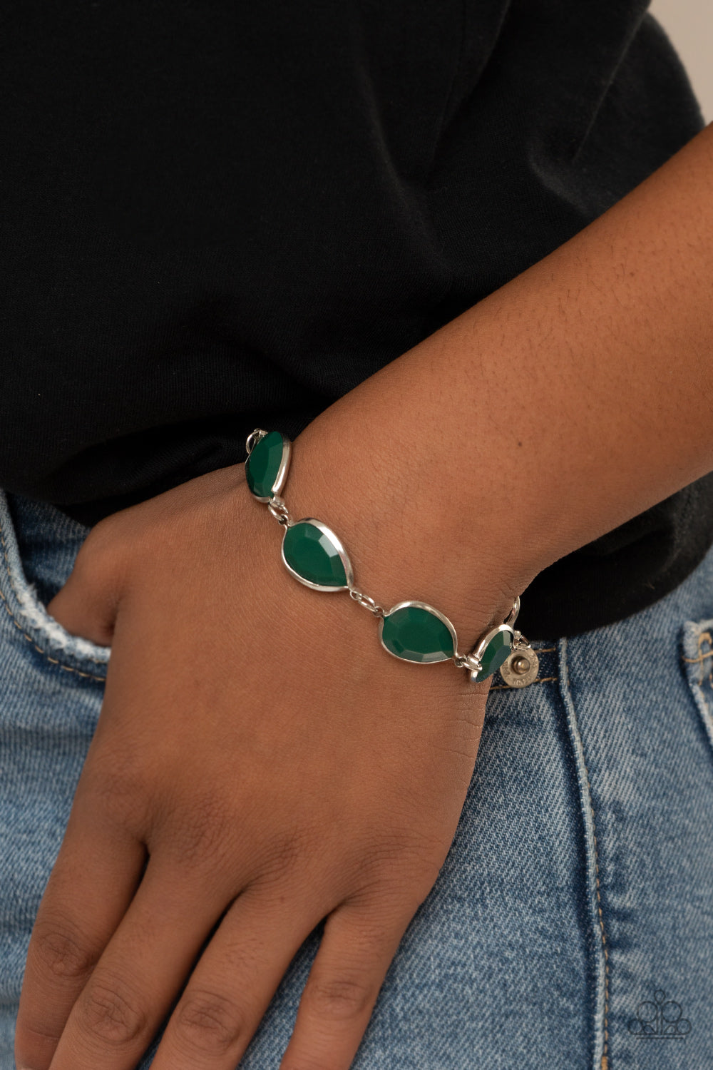 Paparazzi Bracelets - REIGNy Days - Green