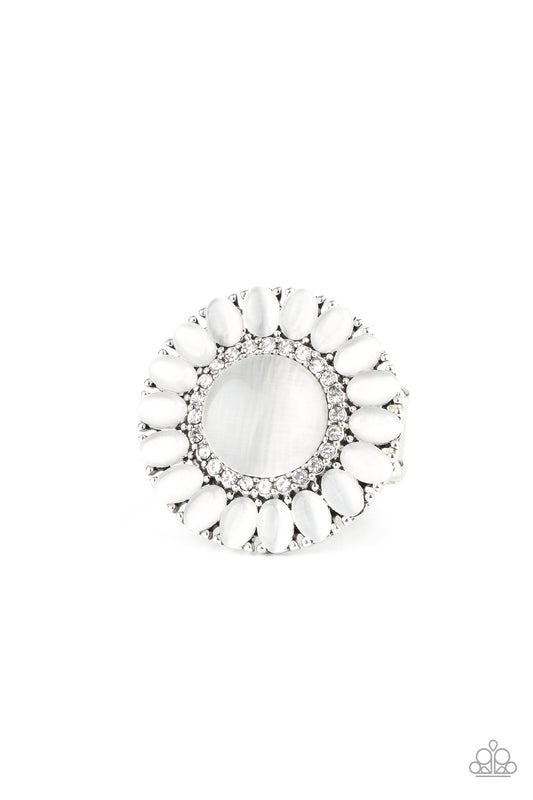 Paparazzi Rings - Elegantly Eden - White