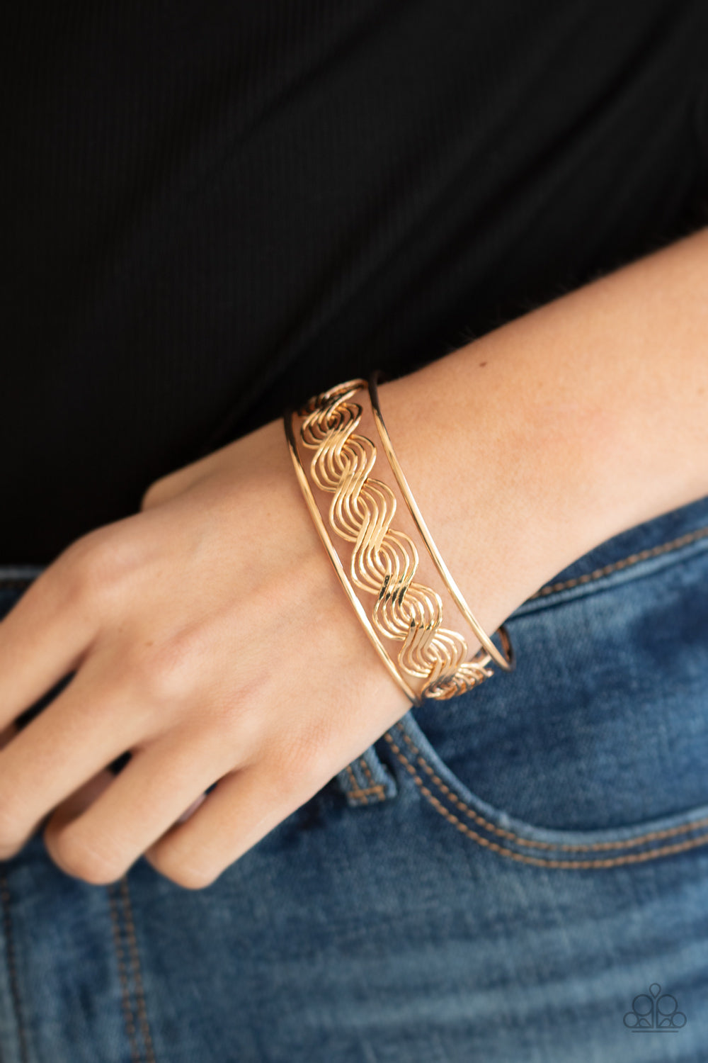 Paparazzi Bracelets - Weave An Impression - Gold