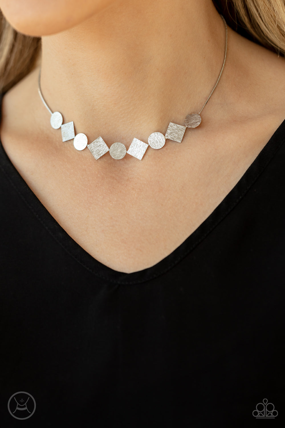 Paparazzi Necklaces - Don't Get Bent Out of Shape - Silver Choker