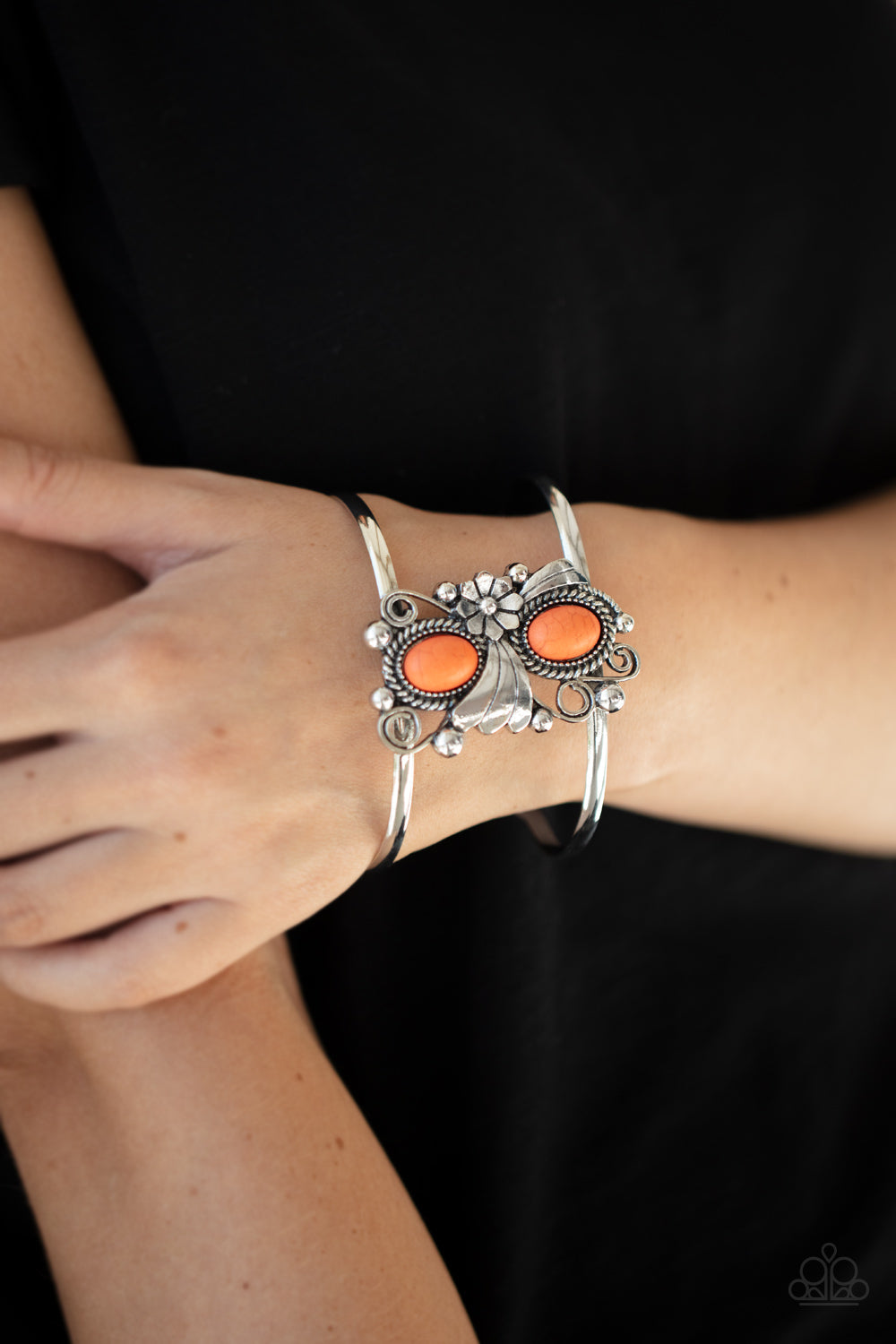 Paparazzi Bracelets - Mojave Flower Girl - Orange