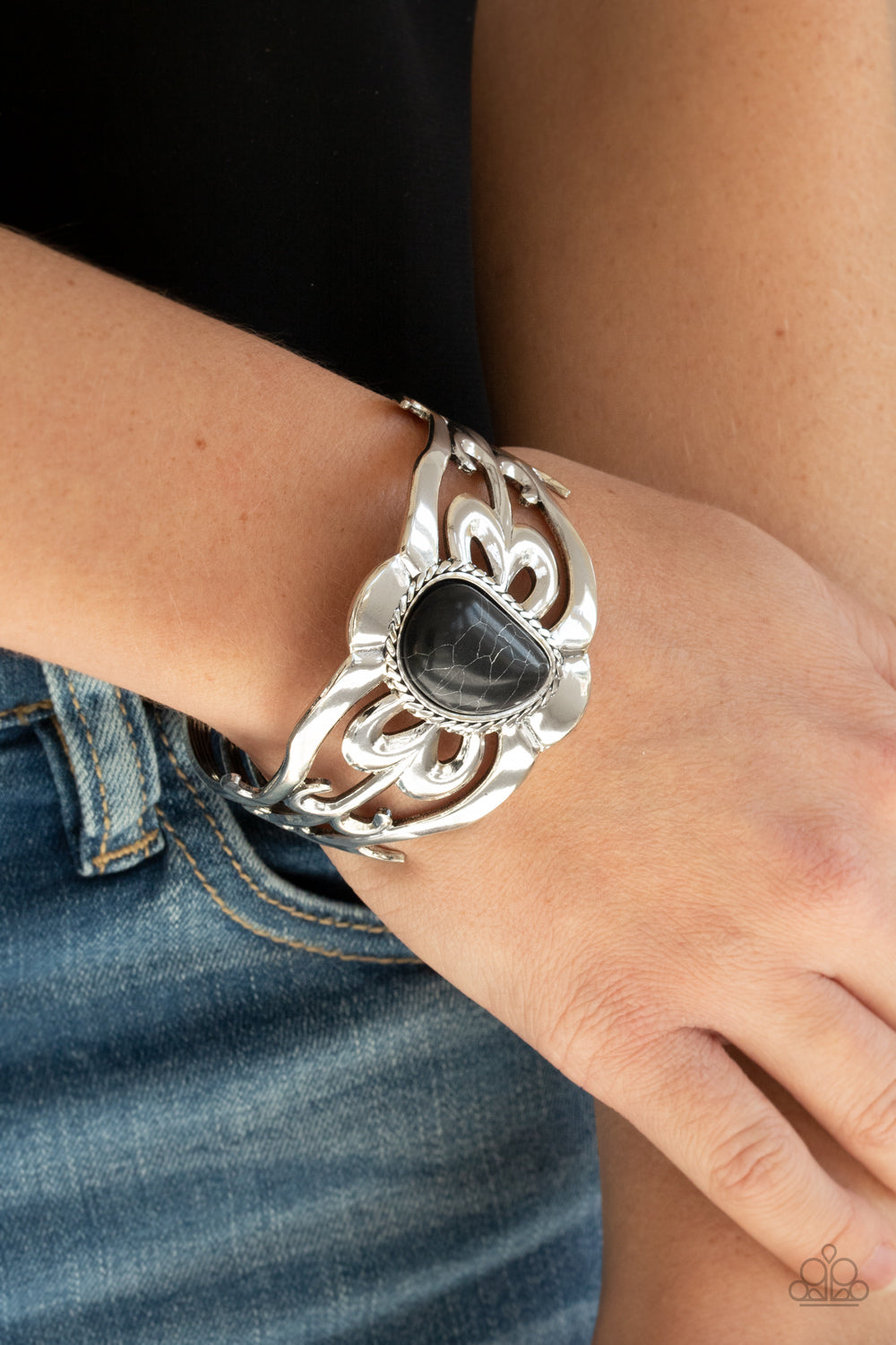 Paparazzi Bracelets - The Mesas are Calling - Black Cuff