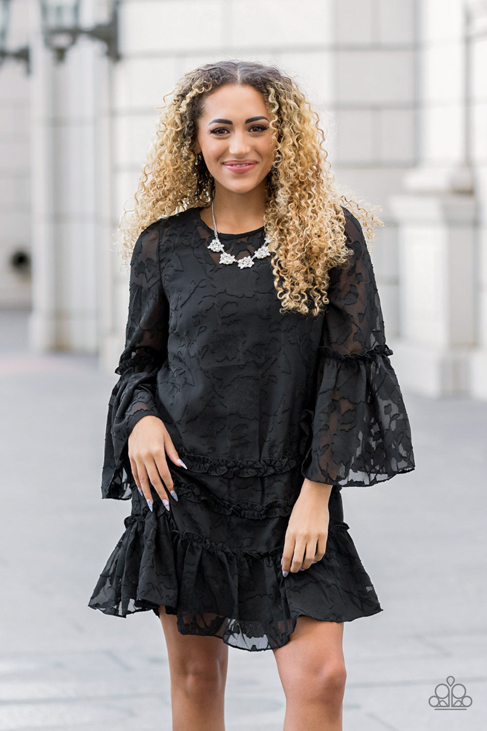 Paparazzi Necklaces - HEIRESS of Them All - White