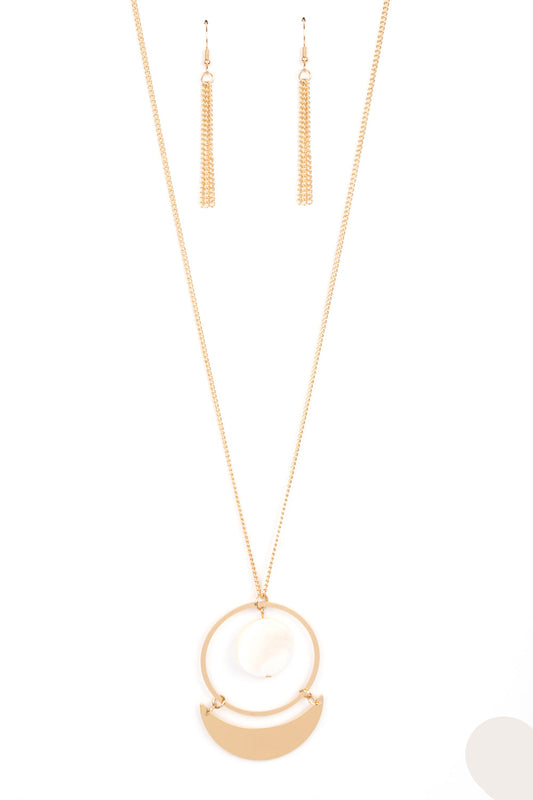 Paparazzi Necklaces - Moonlight Sailing - Gold