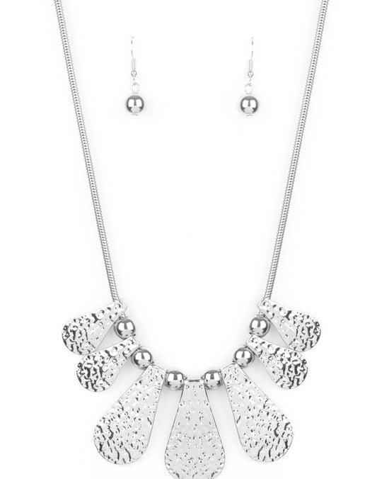 Paparazzi Necklaces - Gallery Goddess - Silver