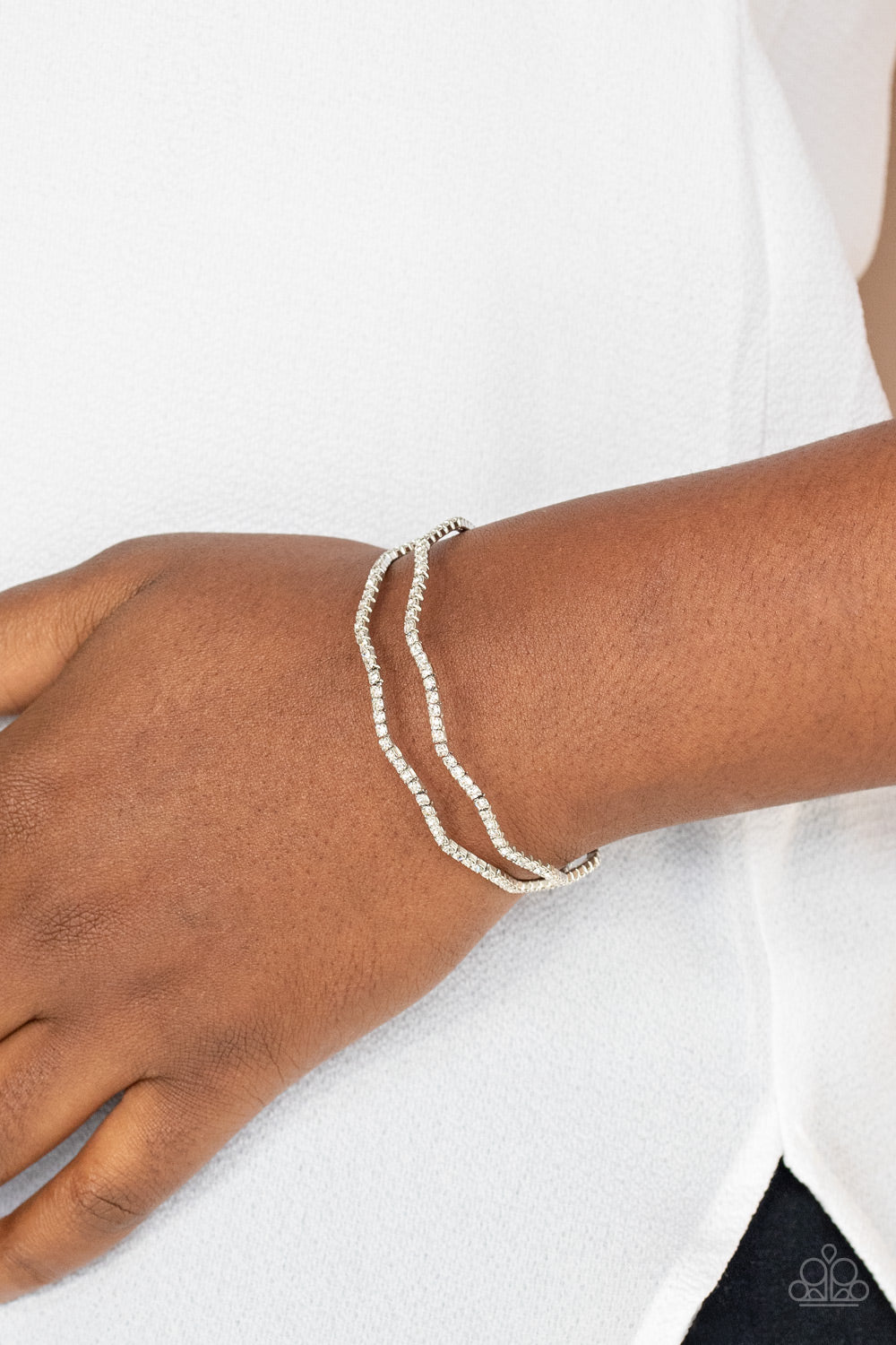 Paparazzi Bracelets - Delicate Dazzle - White