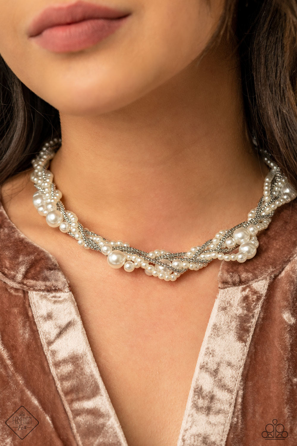 Paparazzi Necklaces - Royal Reminiscence - White