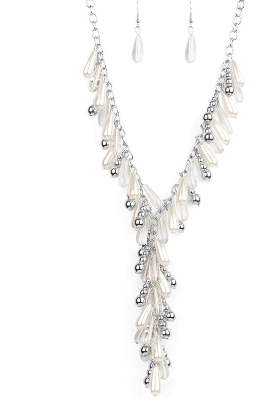 Paparazzi Necklaces - Dripping with Diva-titude - White