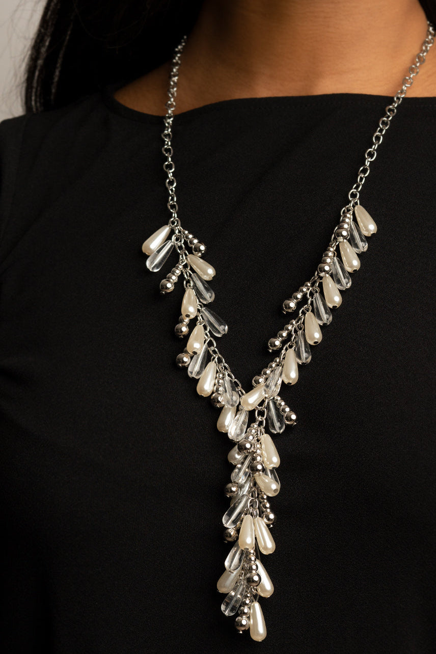 Paparazzi Necklaces - Dripping with Diva-titude - White