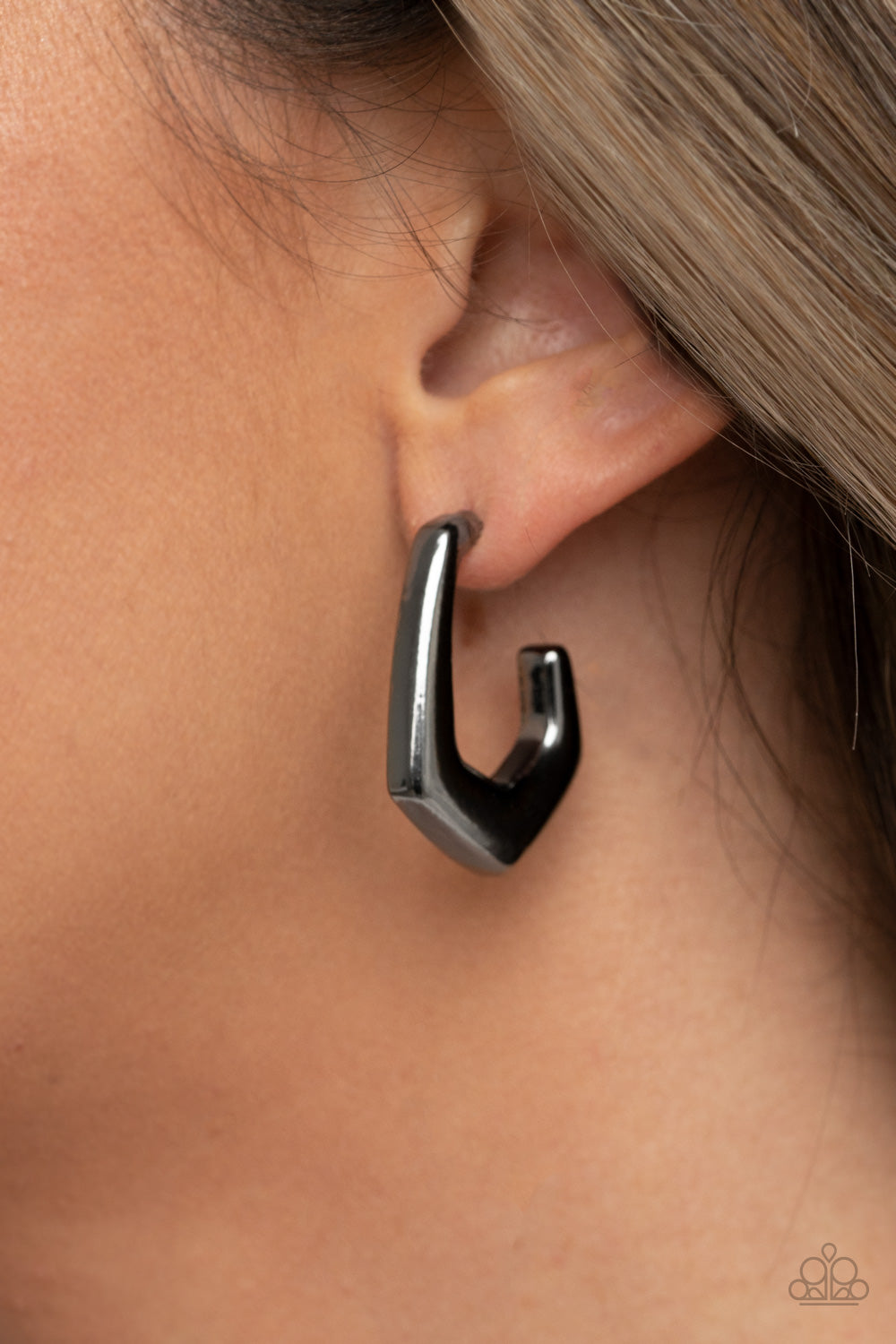 Paparazzi Earrings - On The Hook - Black