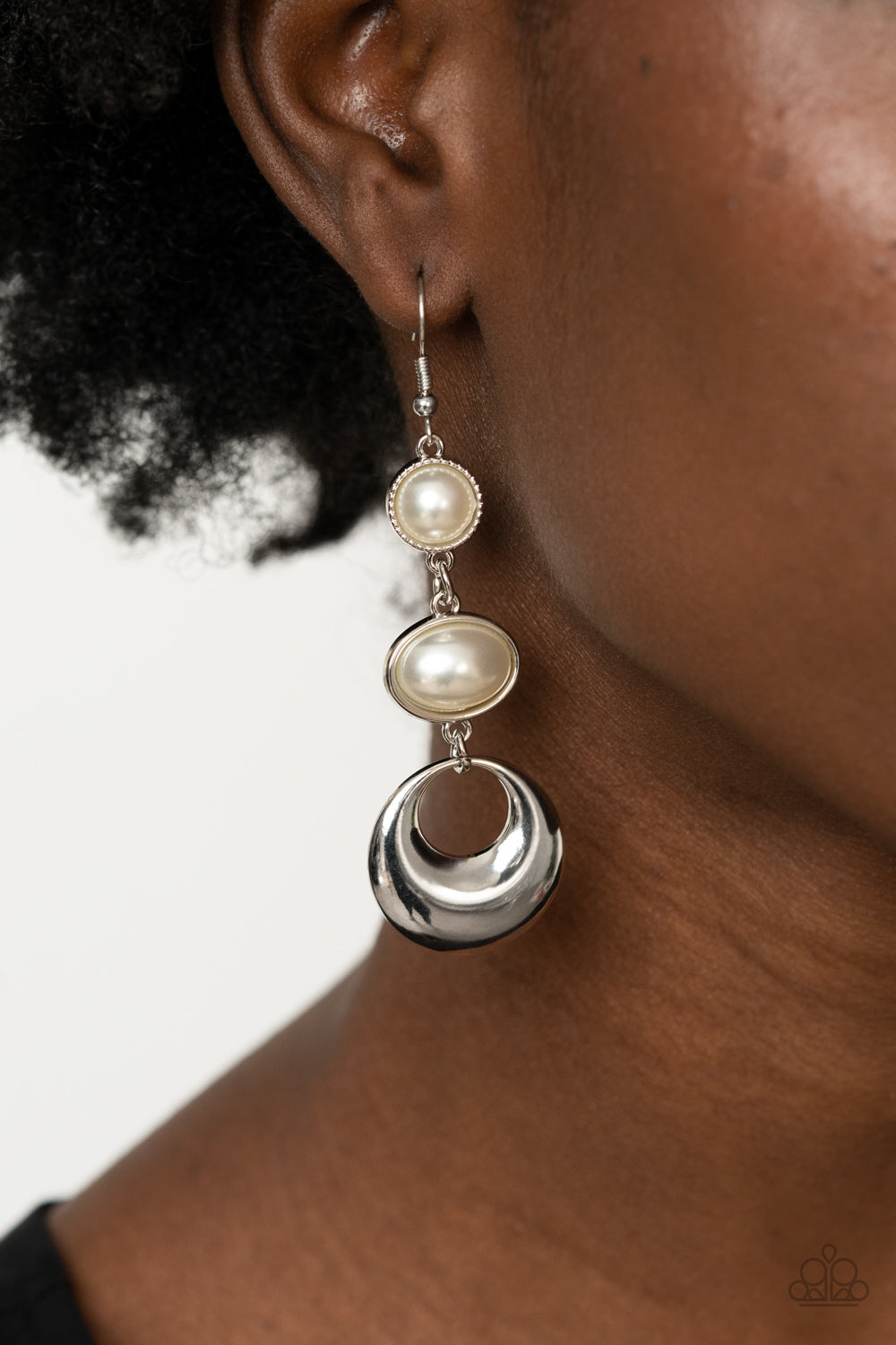 Paparazzi Earrings - Bubbling To The Surface - White