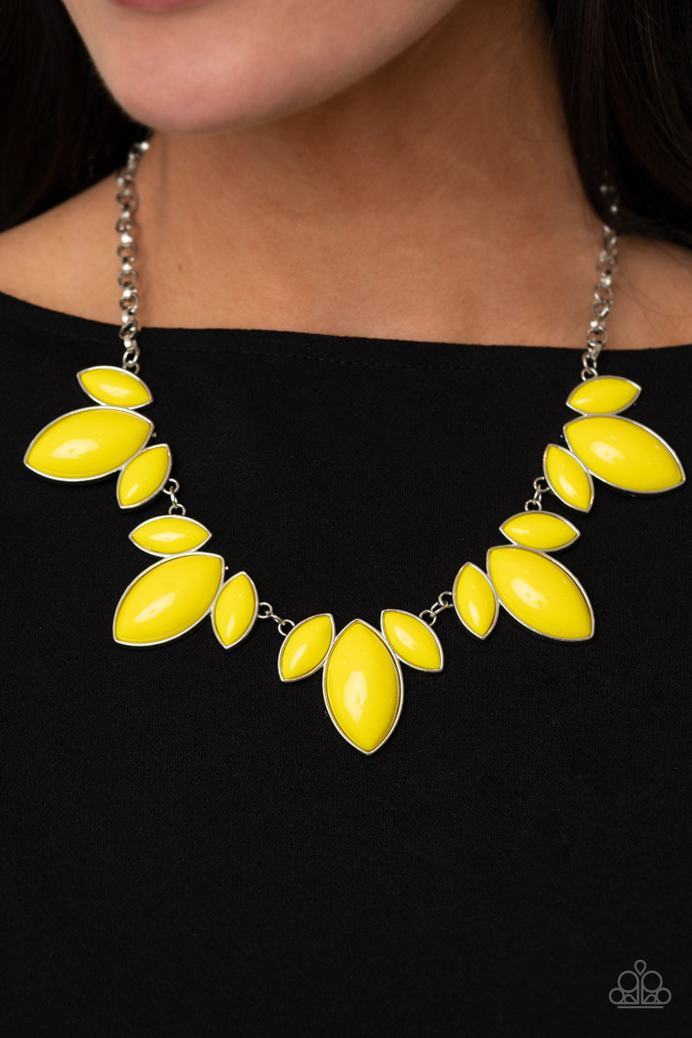 Paparazzi Necklaces - Viva La Vacation - Yellow