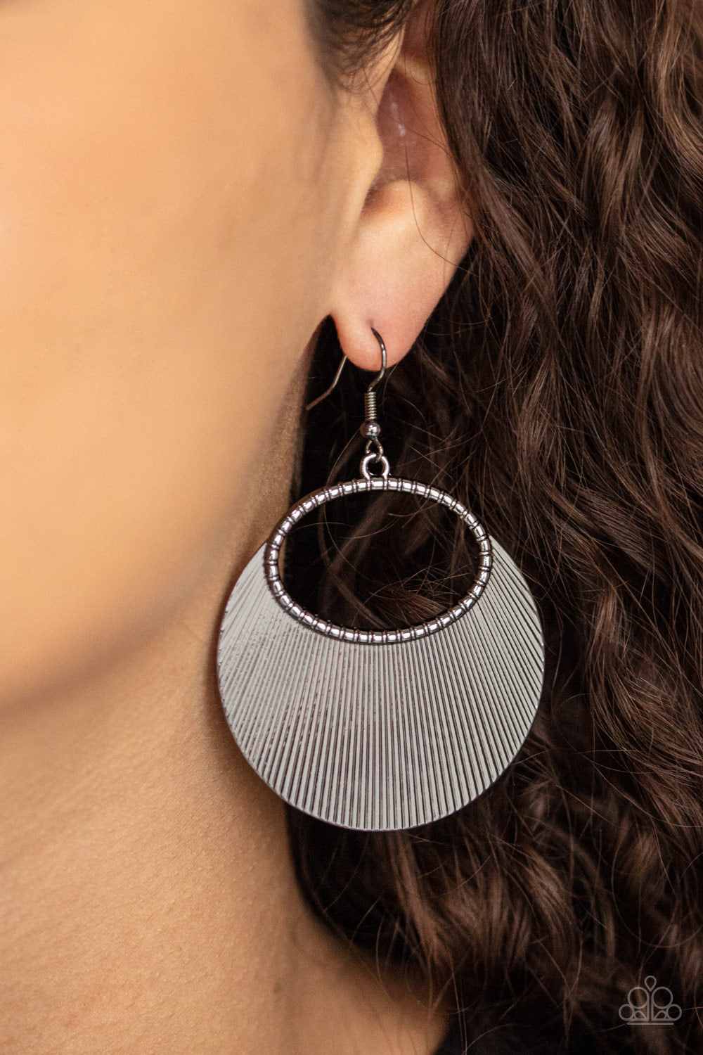 Paparazzi Earrings - Fan Girl Glam - Black