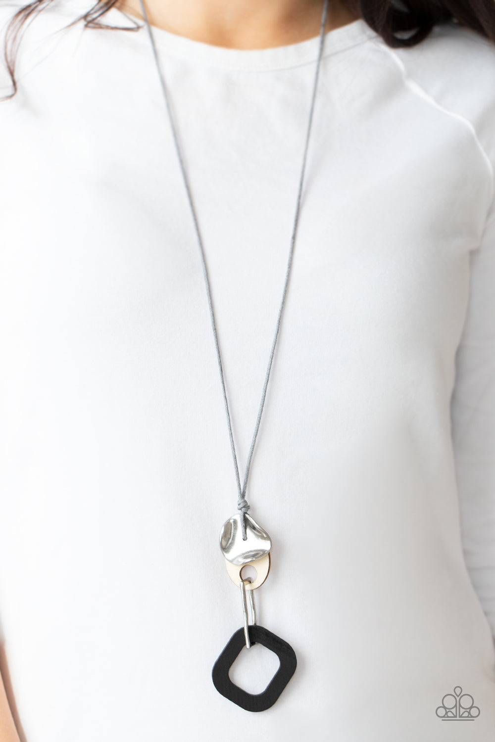 Paparazzi Necklaces - Top of The Wood Chain - Black