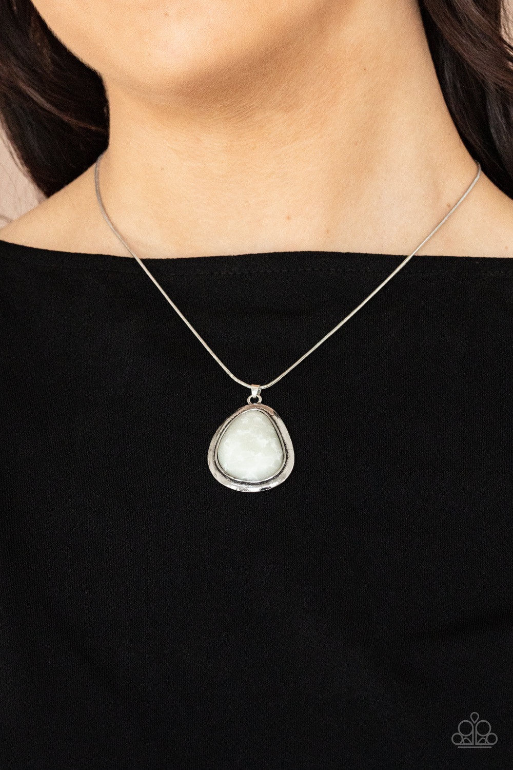 Paparazzi Necklaces - Canyon Oasis - White